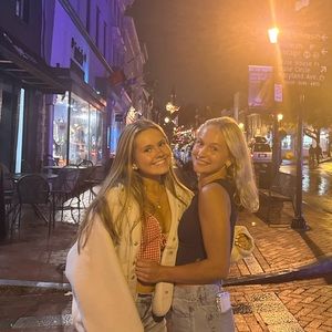 Meet your Posher, Clare